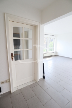 Vue sur la cuisine hall d'entrée.JPG